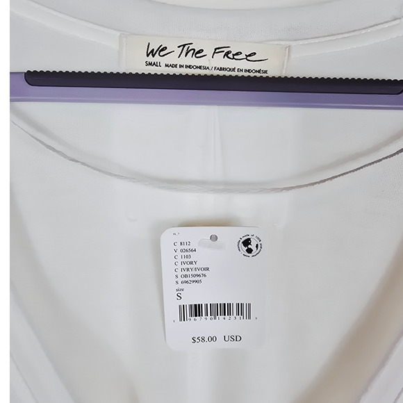We The Free White Lightweight Long Sleeve Thumb Hole Women's Top S NWT - Picture 4 of 5
